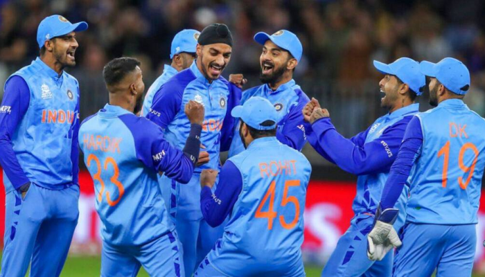 IND vs BAN: Virat Kohl ने KL Rahul ला काय दिला कानमंत्र?, हा Video पाहू तुम्हाला येईल अंदाज