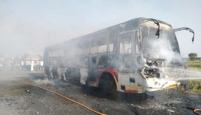Bus Fire : पुण्यानंतर नाशिकमध्ये आग लागल्यानंतर शिवशाही बसचा कोळसा