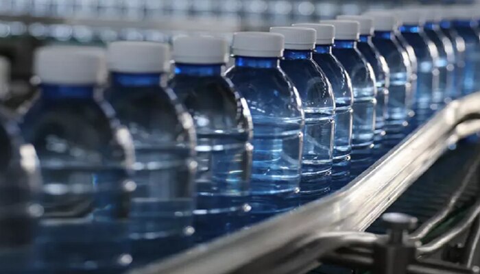 Interesting Facts : पाण्याच्या बाटलीवर अशा Lines का असतात? 