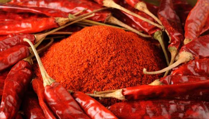 Price Hike: लाल मिरच्यांची किंमत वाढता वाढता वाढे... तुमच्या खिशावर होणार असा परिणाम? 