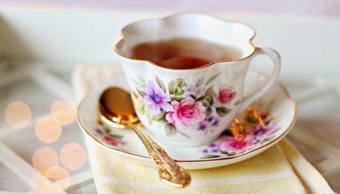 Health Tips: रिकाम्या पोटी चहा पित असाल तर आत्ताच व्हा सावध, कारण वाचून तुम्हालाही बसेल धक्का!