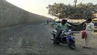 खड्ड्यांमुळे ग्रामस्थ त्रस्त, संताप अनावर झाल्यानं दिला 'हा' अल्टिमेटम?