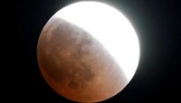 Chandra Grahan Sutak Kaal Time: चंद्रग्रहणाच्या सूतक काळात घराबाहेर पडत असाल