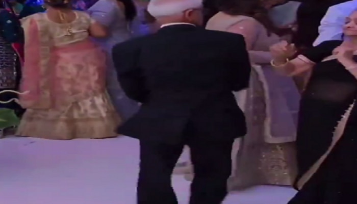 Viral Video: पिकल्या पानाचा देठ कि ओ हिरवा !..८० वर्षांच्या आजोबांनी पार्टीत केलं असं कि पाहतच बसाल..