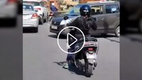 Viral Video : 'पापा की परी'चा नवा हॅड ब्रेक; व्हिडीओ पाहून तुम्हीही खळखळून हसाल!