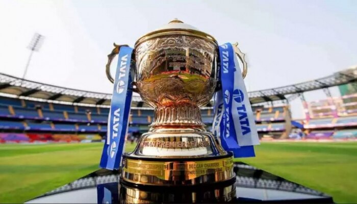 IPL 2023 : मुंबईचा मोठा निर्णय, टीमसोबत सुरुवातीपासून असलेल्या स्टार खेळाडूला दाखवला बाहेरचा रस्ता