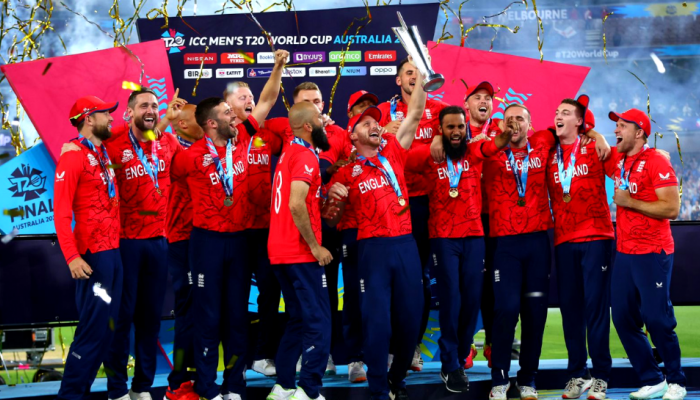 Jos Buttler: लहानपणी स्वप्न पाहिलं, आज सत्यात उतरवलं...अन् बटलरने एका हातात उंचावली World Cup ची ट्रॉफी!