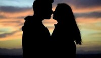 Boyfriend ला महिना 57 लाख रुपये पगार देणार! व्हायरल लव्ह स्टोरी वाचून चक्रावून जाल
