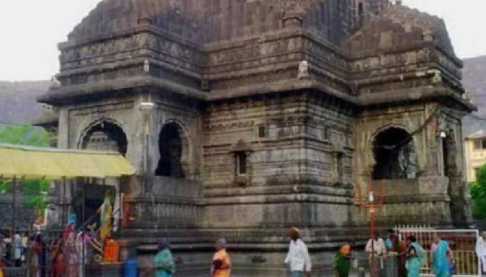 मंदिरात गेल्यावर तुम्ही प्रदक्षिणा घालता! कोणत्या देवासाठी किती परिक्रमा, जाणून घ्या