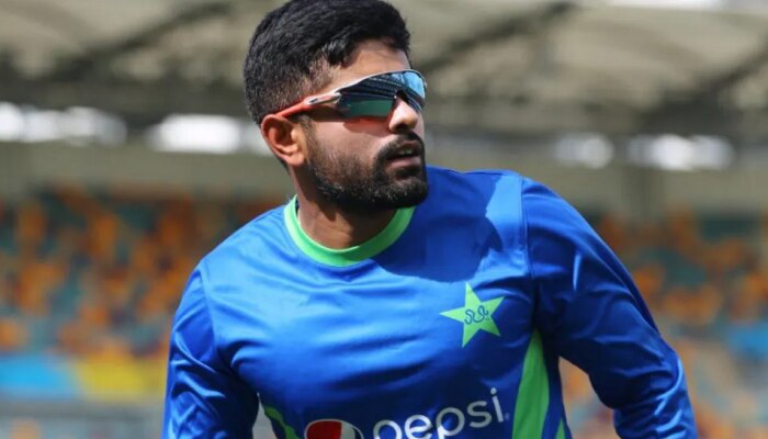 Babar Azam : बाबर आझम पाकिस्तानच्या टी 20 टीमची कॅप्टन्सी सोडणार? 
