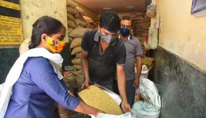 Free Ration : मोफत रेशन घेणाऱ्यांची चांदी, सरकारकडून मोठा बदल