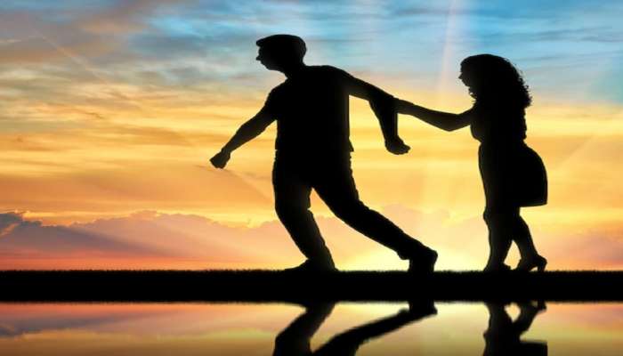अभिनेत्यानं स्क्रिनवर Intimate Scene देण गर्लफ्रेंडला आवडलं नाही, तर त्यानं केला ब्रेकअप