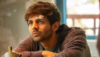 Kartik Aaryan 16 व्या वर्षी प्रेमात पडला, पण एका गोष्टीच्या भीतीमुळे..