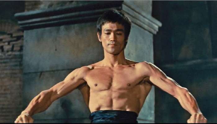 Bruce Lee : जास्त पाणी प्यायल्याने ब्रूस लीचा मृत्यू; 49 वर्षांनंतर अखेर सत्य समोर