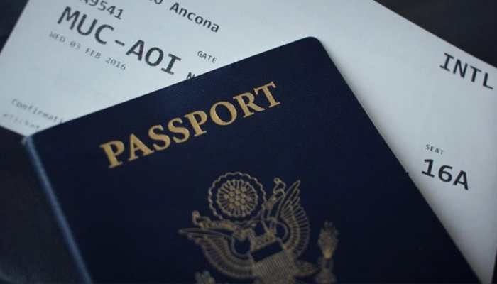 Passport वर आडनाव नाहीये? तर पर्यटन दूर, देशात प्रवेश मिळणंही कठीण 
