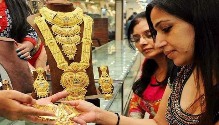 Gold Silver Price Today : सोन्या-चांदीच्या दरात घसरण, जाणून घ्या आजचे दर 