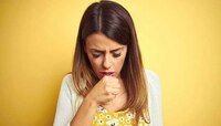 Dry Cough: कोरड्या खोकल्यामुळे रात्री झोप येत नाही, या घरगुती उपायांनी मिळेल आराम
