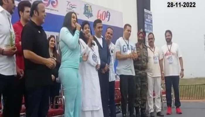 wife of devendra fadnavis amruta fadnavis singing hindi song kyu ki tum hi ho at goa