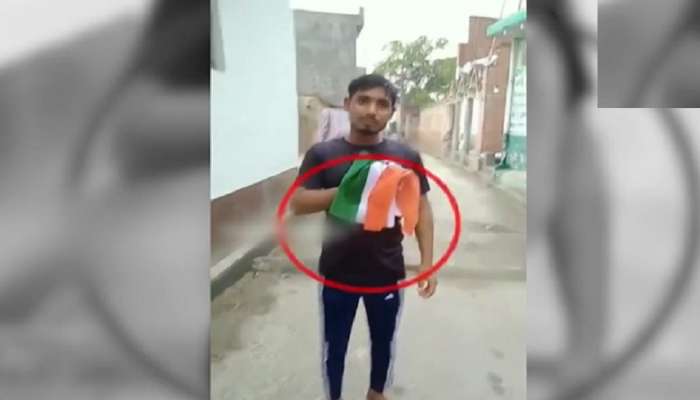 Viral News : तिरंग्याने तोंड पूसलं, गळाही साफ केला, नंतर...संतापजनक VIDEO आला समोर 