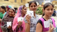 Gujarat Election 2022 : गुजरातमध्ये पहिल्या टप्प्यातील मतदान पार, जनमत कुणाला?