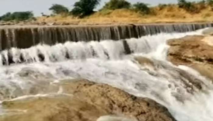 ब्रेकिंग: कर्नाटक सरकारनं महाराष्ट्राला पुन्हा डिवचलं; दुष्काळी भागात पाणी सोडलं