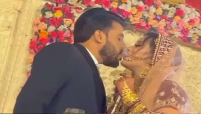 Viral Video : तेरा प्यार प्यार हुक्का मार! नवरा-नवरीने भर लग्नमंडपात हुक्का पिऊन केल KISS,पाहा व्हिडिओ 