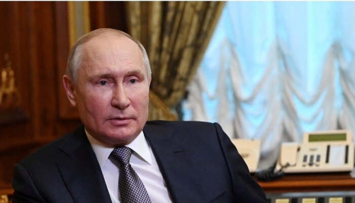 Vladimir Putin यांच्यासाठी हरणांचं रक्त; श्वानांचा बळी; रशियन पत्रकारांचा खळबळजनक गौप्यस्फोट 