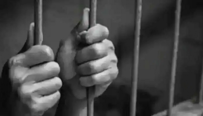 Bollywood च्या 'या' अभिनेत्रींनी भोगलाय तुरुंगवास, जाणून घ्या अटक होण्यामागचं कारण