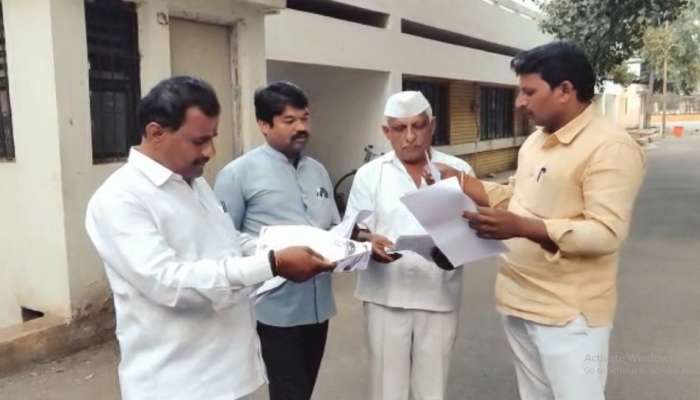 Big Breaking : सोलापूर मधील 11 गावांनी केला कर्नाटकात जाण्याचा  ठराव; जिल्हाधिकारी कार्यालयाशी पत्र व्यवहार