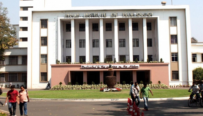 IIT मधून शिकलेल्या पोरांना लॉटरी लागली; डायरेक्ट कोट्यावधीच्या पॅकेजचा Job मिळाला