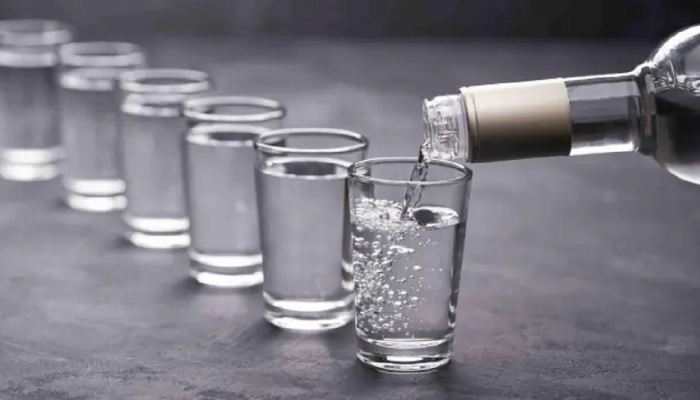Video Vodka Lovers! प्रत्येकाच्या किचनमधील 'या' पदार्थाने बनवला जातो वोडका