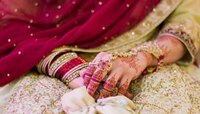 Bride Entry Viral Video : लग्नात Entry करताना नवरीने हद्दच केली, Video पाहून 