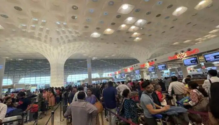 Mumbai Airport : अरे एवढी लोकं कुठे निघाली देश सोडून? 