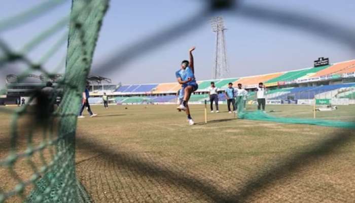 India vs Bangladesh : धक्कादायक! 'या' खेळाडूला मैदानातून थेट हॉस्पिटलमध्ये करावं लागलं दाखल, कोण आहे तो क्रिकेटर? 