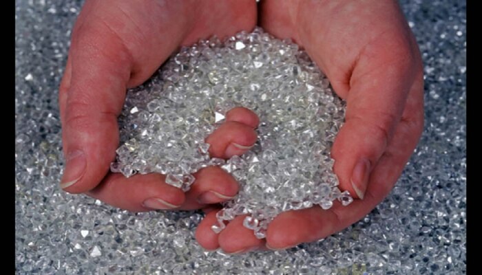 Diamond Mine : अबब! महाराष्ट्रातील &#039;या&#039; खेड्यातील घरातल्या चुलीखाली दडलीय हिऱ्याची खाण