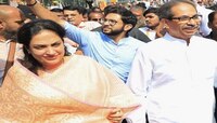 'मातोश्री'ची राजकीय मोर्चेबांधणी? रश्मी ठाकरेंची पावलं सक्रीय राजकारणाच्या दिशेनं ?