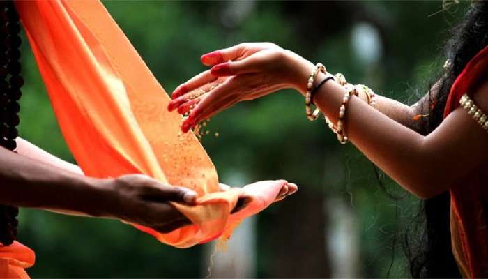 असं दान कधीही केलं तरी ठरतं लाभदायी, सौभाग्य आणि राजयोगाची चालून येते संधी
