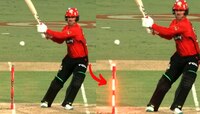 Big Bash League: ना बॉल लागला ना बॅट, तरीही कशी उडाली विकेट? रहस्यमय Video समोर!