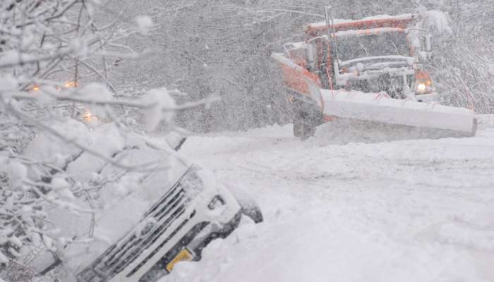 US weather: अमेरिका गोठली, जोरदार बर्फवृष्टीचे 16 बळी;  विमानसेवा ठप्प