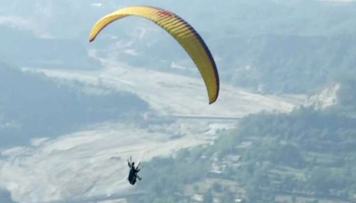 &#039;सेफ्टी बेल्ट उघडला आणि...&#039;; Paragliding करताना साताऱ्यातील तरुणासोबत घडली भयानक घटना