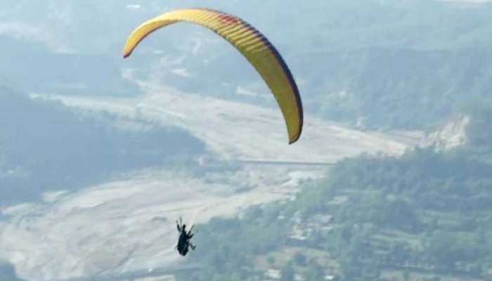 'सेफ्टी बेल्ट उघडला आणि...'; Paragliding करताना साताऱ्यातील तरुणासोबत घडली भयानक घटना