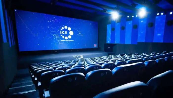 दिपीकाच्या भगव्या बिकीनीनंतर Shahrukh Khan चा 'पठाण' पुन्हा चर्चेत;  ICE Theater मध्ये होणार प्रदर्शित