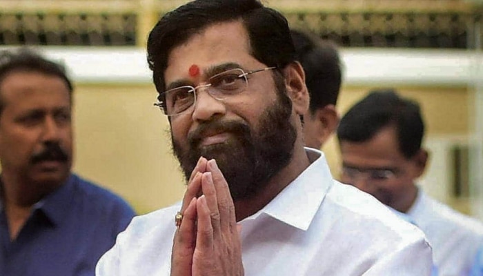 Maharashtra Politics : शिंदे गटाचे 4 मंत्र्यांवर भ्रष्टाचाराचा आरोप? विरोधकांकडून राजीनाम्याची मागणी 