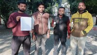 बाटलीत नेमकं असं काय होतं? कोल्ड्रिंक पिताच तरुण जागीच झाला बेशुद्ध... 