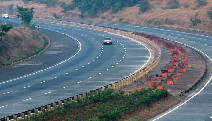 Pune Mumbai Express Highway:  वेगाने वाहन चालवणाऱ्यांना आता बसणार चाप  