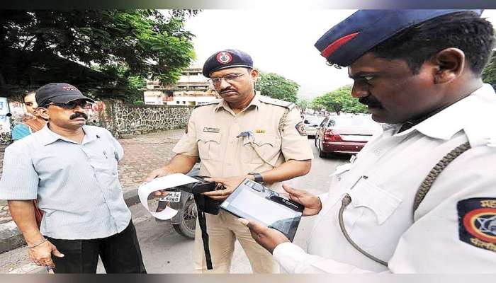 Traffic Challan Rules : ट्राफिक पोलिसांनी अडवलं तर घाबरू नका तुमचे अधिकार माहित आहे का ?