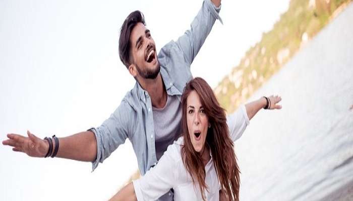 Relationship : तुमचा पार्टनर तुमच्यासोबत खरंच कमिटेड आहे का? कसं ओळखाल, 5 टिप्स येतील कामी...