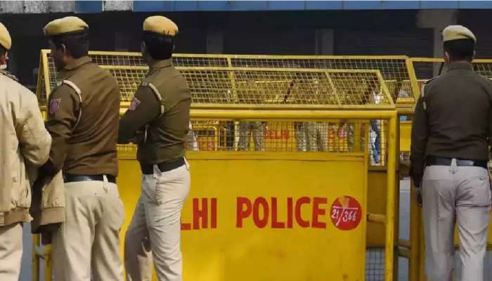 Delhi Crime News: दिल्लीत घडली क्रूर घटना; तरुणीला  13 KM फरफटत नेलं आणि... विवस्त्र मृतदेह पाहून पोलिस हादरले  