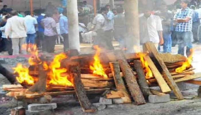 Hindu Funeral Rites:अंत्ययात्रेत अग्नी पेटवलेले मडके आणि विवाहातील सप्तपदीचं आहे कनेक्शन?