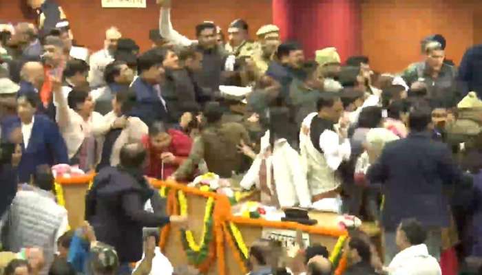 MCD Mayor Election : महापौर निवडणुकीत जोरदार राडा, आप-भाजप नगरसेवकांमध्ये धक्काबुक्की